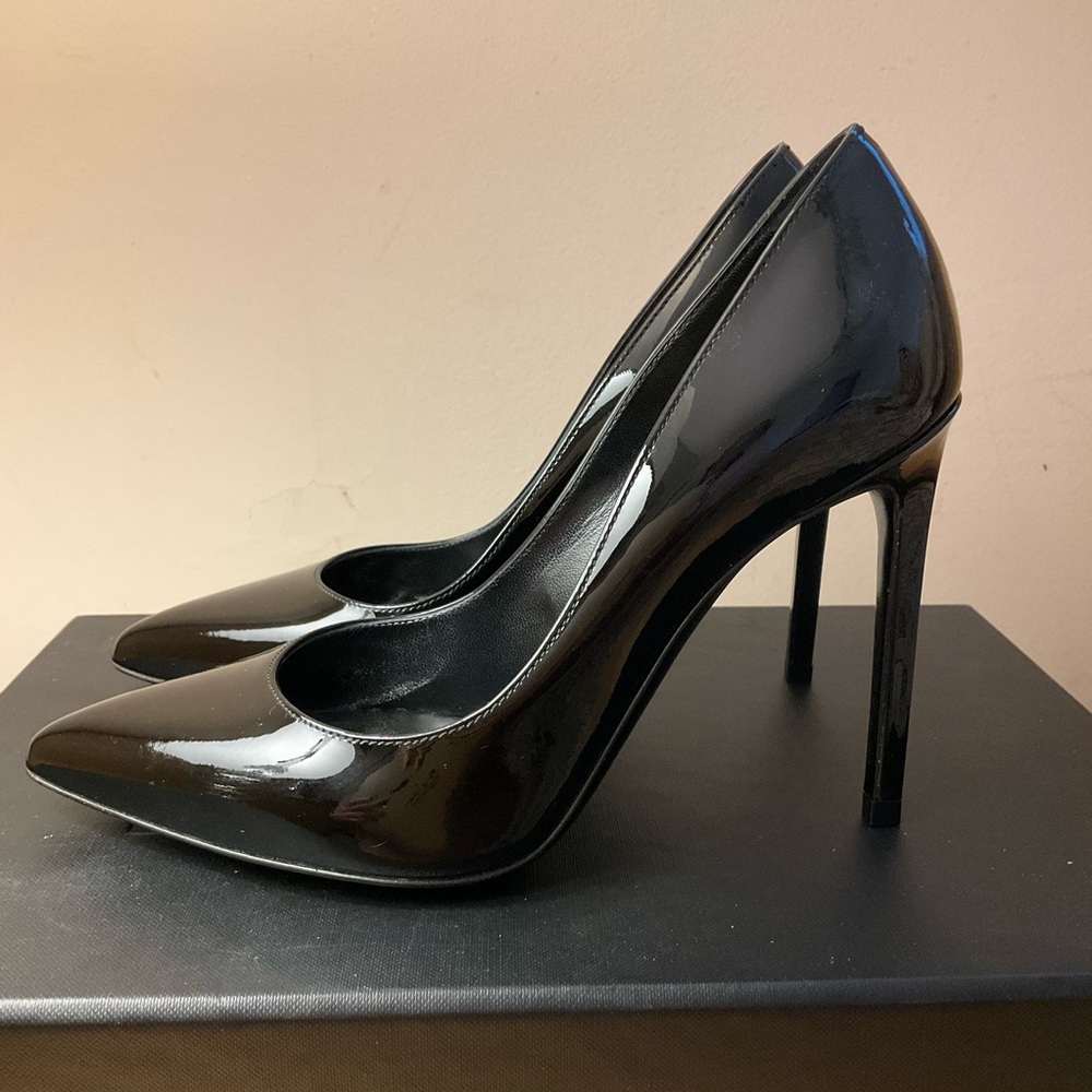 Saint Laurent Black Patent Leather Paris Pump